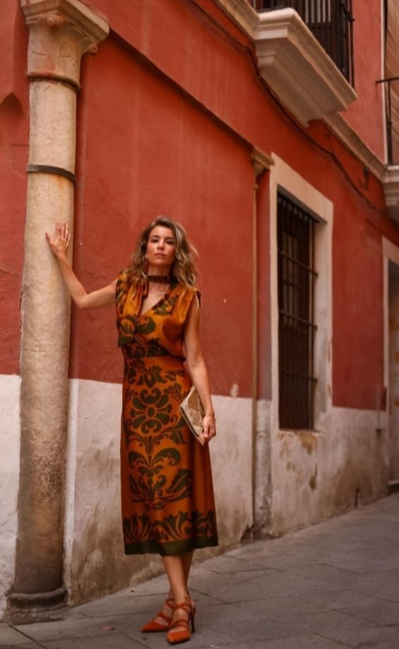 Vestido May Varela cruzado con estampado damasco